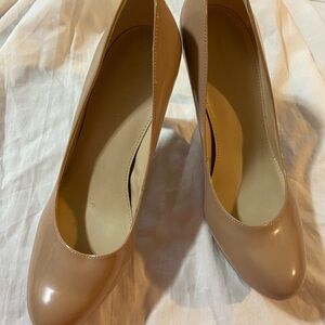 Marc Fisher Beige Patent Leather Pumps